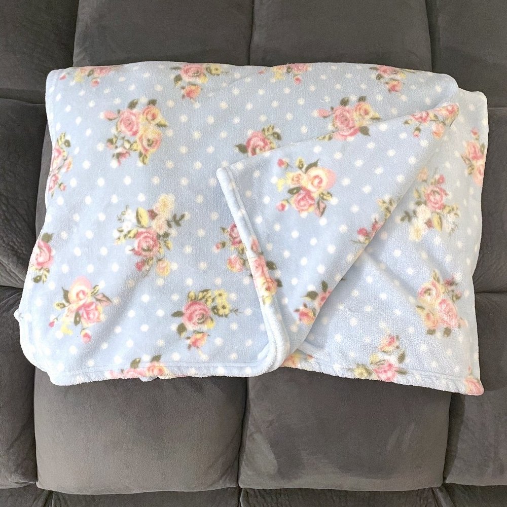 Nanette Lepore - Luxe Throw Blanket - Blue Floral